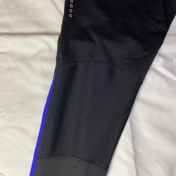 Dri-fit Nike leggings with blue mesh accent 2/$20 - Picture 6 of 8